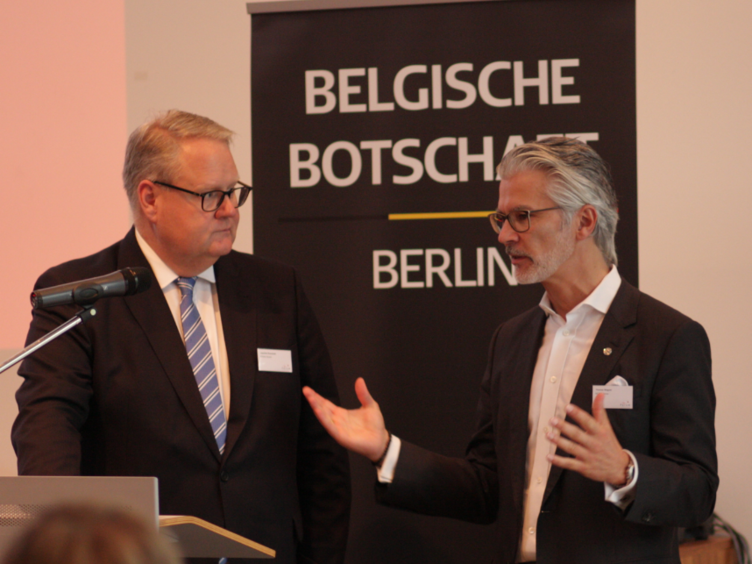 Wagner beim Microgrid-Vortrag